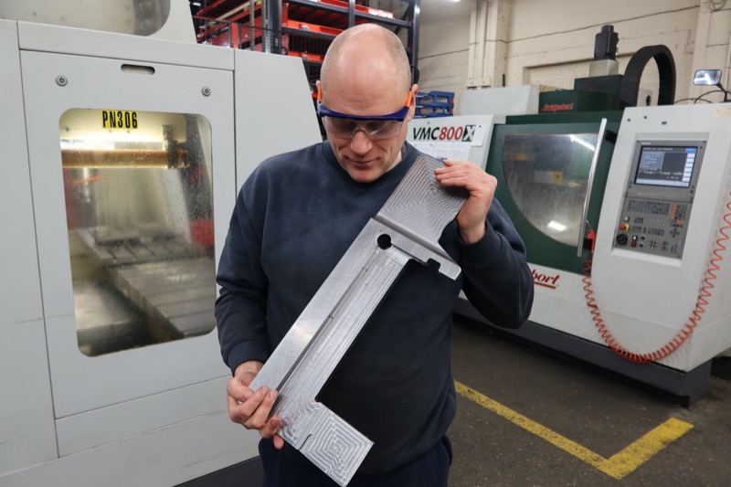 CNC Machining & Turning